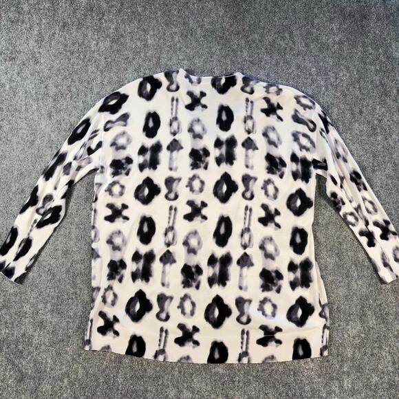 Caryn Vallone Small Sweater White Black Abstract Animal Print V-Neck Lightweight - Picture 2 of 7